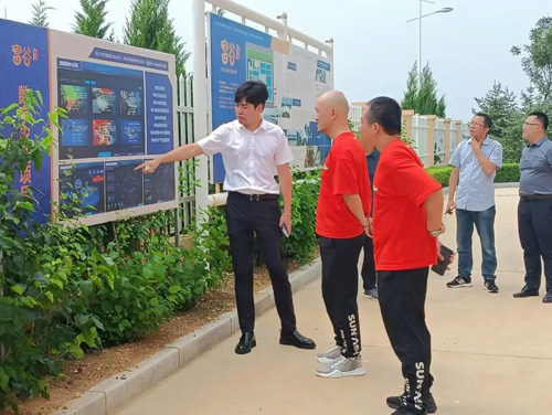 大連918博天堂集団と大連聖亜旅行控股有限公司は提携意向に達した